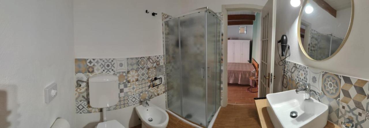 Magalocanda Stanze Sotto Al Castello Montemagno  Ngoại thất bức ảnh